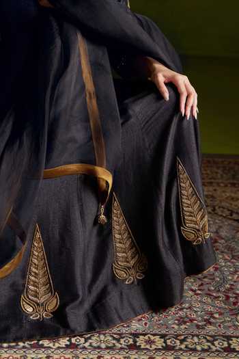 Buy_Almaari By Pooja Patel_Black Tussar, Silk, Organza Round Neck Rochana Handmade Anarkali Set _Online