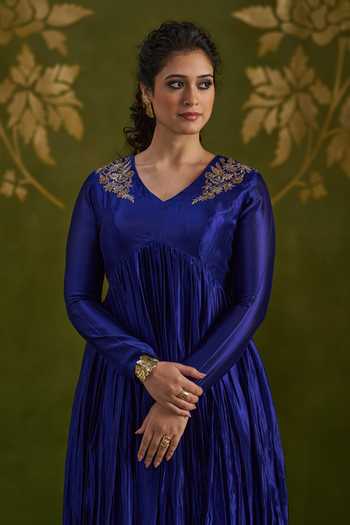 Almaari By Pooja Patel_Blue Silk V-neck Romila Pure Anarkali Set _Online_at_Aza_Fashions