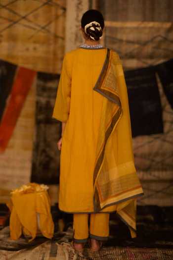 Shop_BANANA labs_Yellow Cotton, Denim, Kota Doria Round Neck, Chevron Hand Block Print Kurta Set _at_Aza_Fashions