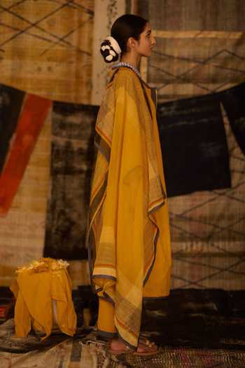 Buy_BANANA labs_Yellow Cotton, Denim, Kota Doria Round Neck, Chevron Hand Block Print Kurta Set _Online_at_Aza_Fashions