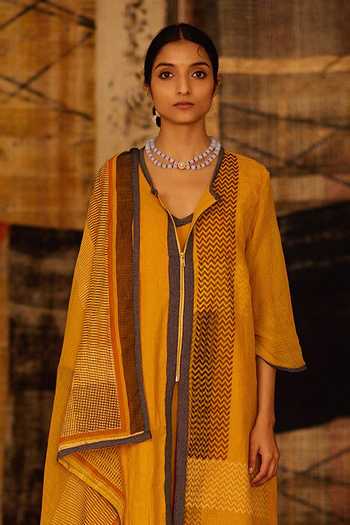 Shop_BANANA labs_Yellow Cotton, Denim, Kota Doria Round Neck, Chevron Hand Block Print Kurta Set _Online_at_Aza_Fashions