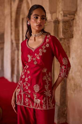 Charu And Vasundhara_Red Silk, Tissue, Taffeta V-neck Tashira Forest Embroidered Kurta Set _Online_at_Aza_Fashions