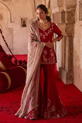Shop_Charu And Vasundhara_Red Silk, Tissue, Taffeta V-neck Tashira Forest Embroidered Kurta Set _Online_at_Aza_Fashions