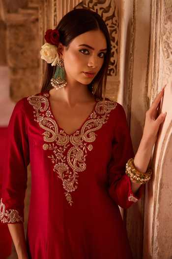 Shop_Charu And Vasundhara_Red Silk, Taffeta V-neck Tivisha Paisley Embroidered Anarkali Set _Online_at_Aza_Fashions