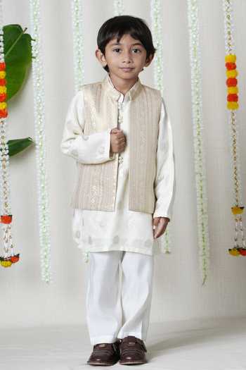 Buy_Poochkie_Beige Silk, Brocade Embroidery Bundi And Kurta Set _at_Aza_Fashions