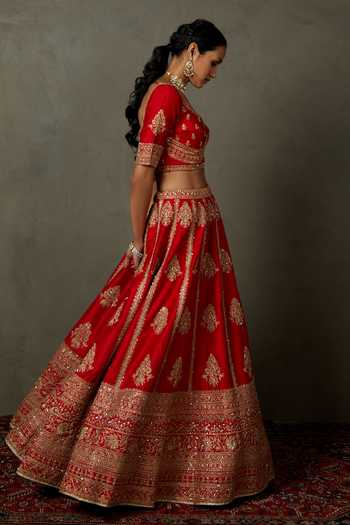 Buy_RI.Ritu Kumar_Red Silk, Dupion Sweetheart Neck Koshi Floral Embroidered Bridal Lehenga Set _Online_at_Aza_Fashions