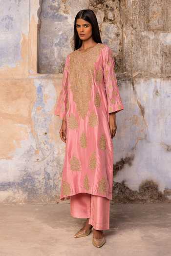 Buy_Charu Makkar_Pink Silk Round Neck, Yes Mehrunisa Embroidered Kurta And Pant Set 