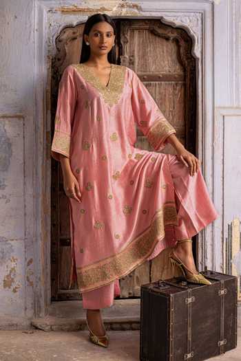 Charu Makkar_Pink Silk V-neck, Yes Hira Embroidered Kurta And Pant Set _Online