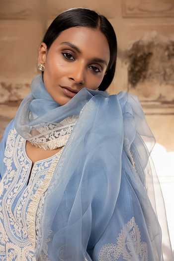 Buy_Charu Makkar_Blue Silk, Dupion, Organza Split V-neck, Yes Laiba Paisley Embroidered Kurta Set _Online_at_Aza_Fashions