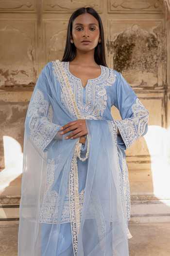Shop_Charu Makkar_Blue Silk, Dupion, Organza Split V-neck, Yes Laiba Paisley Embroidered Kurta Set _Online_at_Aza_Fashions