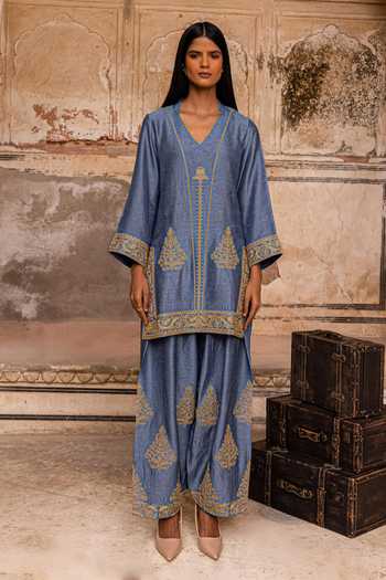 Buy_Charu Makkar_Blue Silk, Organza Emaan Placement Embroidered Kurta Set _Online