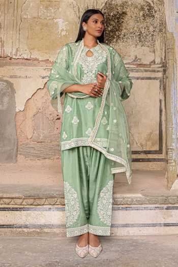 Buy_Charu Makkar_Green Silk, Dupion, Organza Keyhole Neck, Varisha Floral Embroidered Kurta Set _at_Aza_Fashions