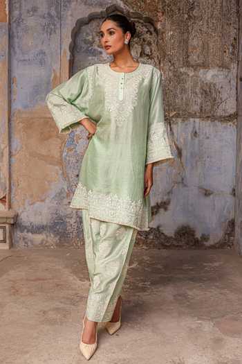 Shop_Charu Makkar_Green Silk, Organza Round Neck Falak Embroidered Kurta Set _Online_at_Aza_Fashions