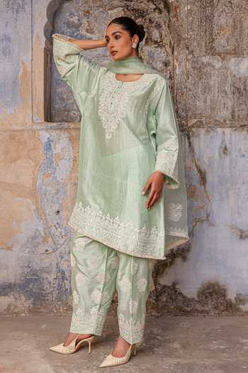 Buy_Charu Makkar_Green Silk, Organza Round Neck Falak Embroidered Kurta Set _Online
