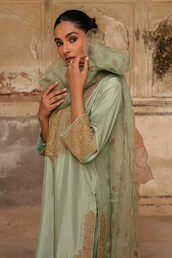 Shop_Charu Makkar_Green Silk, Organza Split V-neck, Yes Rumaisa Placement Embroidered Kurta Set _Online_at_Aza_Fashions