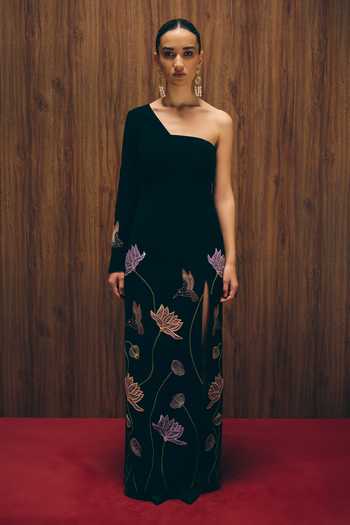 Buy_love, Kiki_Black Crepe Embroidery One Shoulder Starlight Gown 