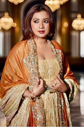 Etasha By Asha Jain_Gold Tissue Textured Metallic Lehenga Set _Online_at_Aza_Fashions