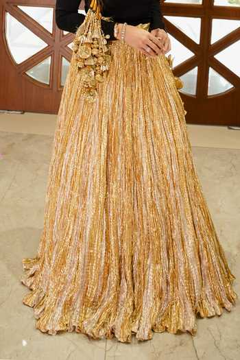 Etasha By Asha Jain_Black Tissue Off-shoulder Textured Metallic Lehenga And Blouse Set _Online_at_Aza_Fashions