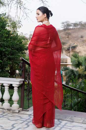 Geroo Jaipur_Red Chiffon Square Neck Pre-draped Saree And Blouse Set _Online_at_Aza_Fashions