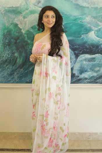 Shop_Geroo Jaipur_White Chiffon Off-shoulder Handpainted Pre-draped Saree And Blouse Set 