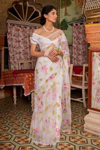 Buy_Geroo Jaipur_White Chiffon Off-shoulder Handpainted Pre-draped Saree And Blouse Set _Online