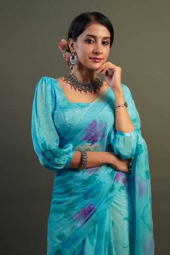 Buy_Geroo Jaipur_Blue Chiffon V-neck Floral Handpainted Pre-draped Saree With Blouse _Online_at_Aza_Fashions