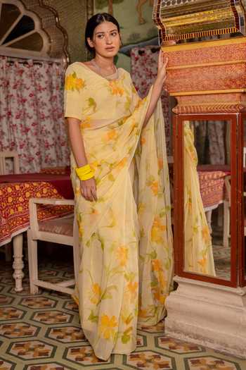 Buy_Geroo Jaipur_Yellow Chiffon Round Neck Handpainted Draped Saree With Blouse 