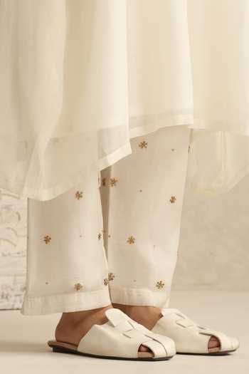 Weaver Story_Off White Chanderi Round Neck, Yes Kurta And Embroidered Pant Set _Online_at_Aza_Fashions