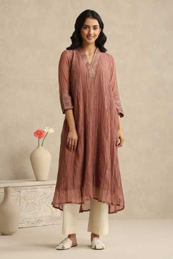 Buy_Weaver Story_Pink Chanderi Split V-neck Handloom Mul Kurta Set _Online_at_Aza_Fashions