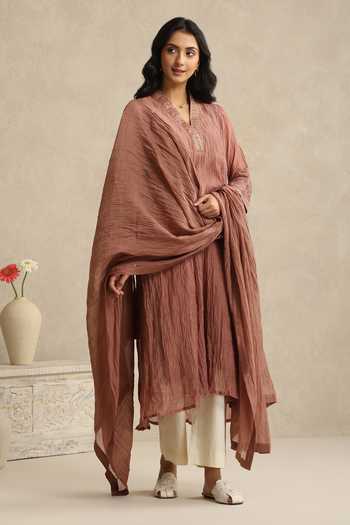 Buy_Weaver Story_Pink Chanderi Split V-neck Handloom Mul Kurta Set _at_Aza_Fashions