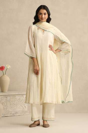 Buy_Weaver Story_Ivory Chanderi V-neck, Yes Handloom Mul Kurta Set _at_Aza_Fashions
