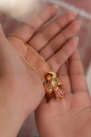 Do Taara_Red Kundan Studded Bird Pendant Necklace _Online_at_Aza_Fashions