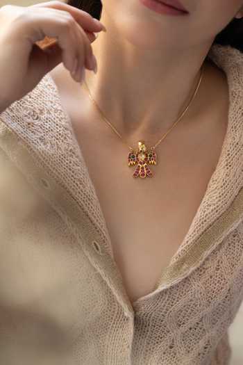 Shop_Do Taara_Red Kundan Studded Bird Pendant Necklace 