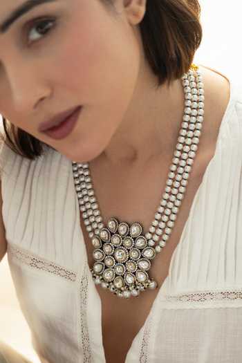 Buy_Do Taara_Silver Plated Pearl And Floral Placed Polki Necklace _at_Aza_Fashions