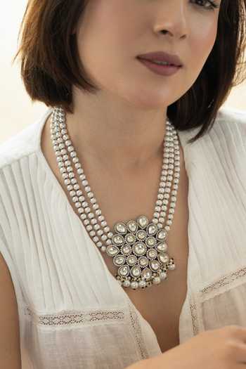 Buy_Do Taara_Silver Plated Pearl And Floral Placed Polki Necklace _Online_at_Aza_Fashions