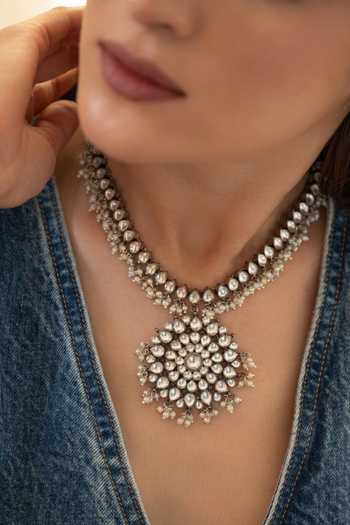 Do Taara_Silver Plated Kundan Floral Motif Pendant Necklace _Online_at_Aza_Fashions