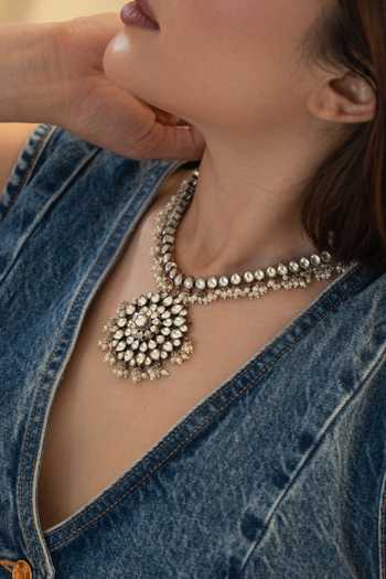 Buy_Do Taara_Silver Plated Kundan Floral Motif Pendant Necklace _Online_at_Aza_Fashions
