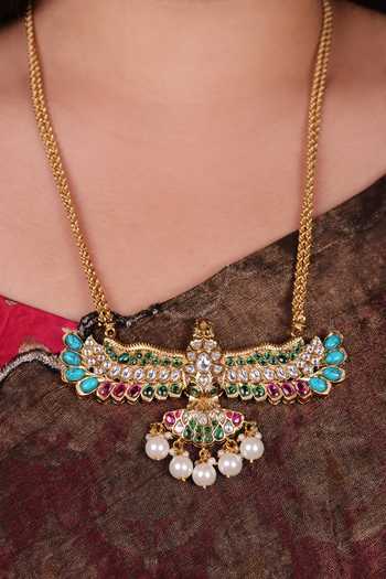 Buy_Moh-Maya By Disha Khatri_Green Stone Baaz Pendant Pearl Beads Necklace _at_Aza_Fashions