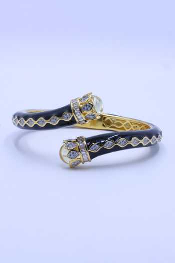 Buy_Moh-Maya By Disha Khatri_Black Citrin Stone Zircon Bracelet _at_Aza_Fashions