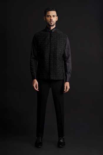 Buy_Sven Suits_Black Velvet Embroidery, Sequins Thread Bundi And Kurta Set _at_Aza_Fashions