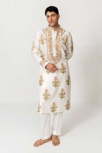 Buy_Wabi Sabi By Anshum-Ritesh_Ivory Cotton, Chanderi Genda Gulab Embroidered Kurta With Pant _at_Aza_Fashions