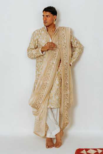 Buy_Wabi Sabi By Anshum-Ritesh_Ivory Cotton, Chanderi Gilded Lattice Embroidered Kurta With Pant _at_Aza_Fashions