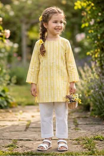 Buy_Pankhuri By Priyanka_Yellow Cotton Stripe Print Kurta Set _at_Aza_Fashions