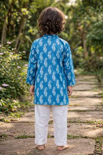 Shop_Pankhuri By Priyanka_Blue Cotton Paisley Print Kurta Set _at_Aza_Fashions