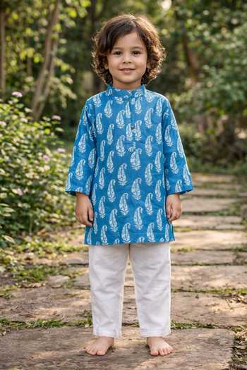 Buy_Pankhuri By Priyanka_Blue Cotton Paisley Print Kurta Set _at_Aza_Fashions