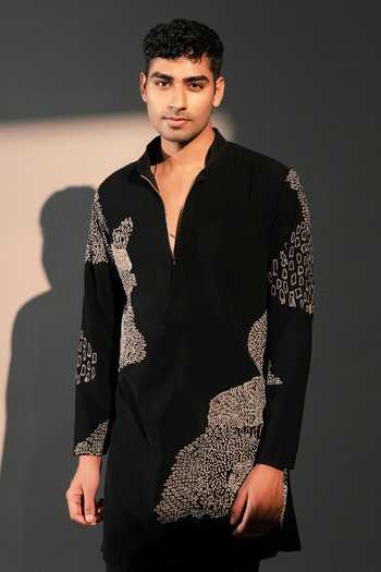 Buy_ROHIT DOSHI_Black Velvet Multiverse Embroidered Kurta And Pant Set _Online_at_Aza_Fashions
