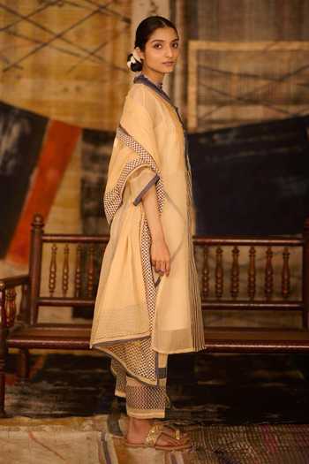 Shop_BANANA labs_Blue Cotton, Denim, Kota Doria Round Neck, Yes Geometric Stripe Print Kurta Set _Online_at_Aza_Fashions