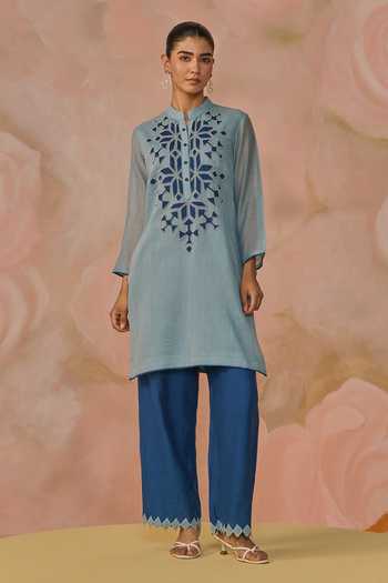 Buy_Kahani Lush_Blue Chanderi Mandarin Collar, Yes Hand Embroidered Kurta And Pant Set _at_Aza_Fashions