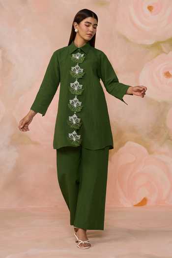 Buy_Kahani Lush_Green Linen Collared Hand Embroidered Kurta And Pant Set _at_Aza_Fashions