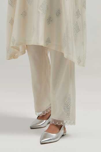 Kora_Off White Silk, Chanderi, Cotton V-neck, Yes Kurta And Pant Set _at_Aza_Fashions